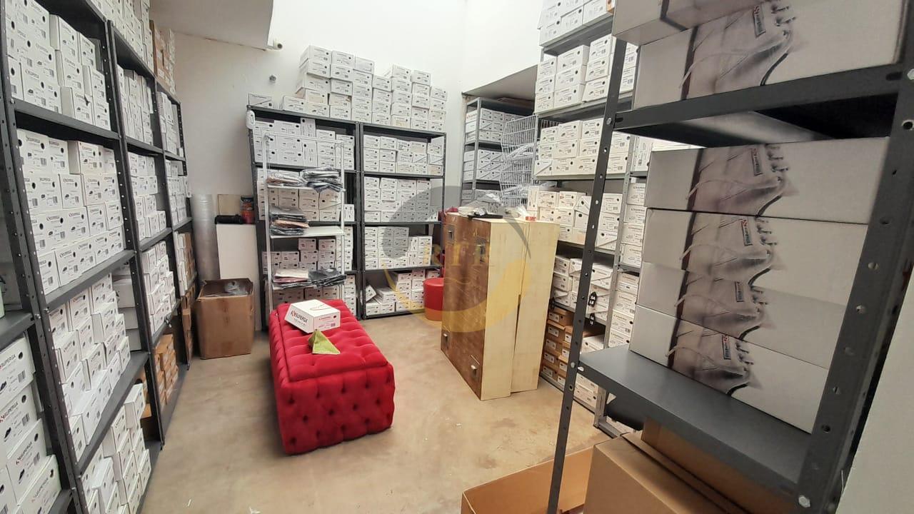Oportunidade: Loja, 130 M&sup2;, com Vitrine Ampla na Pra&ccedil;a Benedito Calixto, Regi&atilde;o Pinheiros Praça Benedito Calixto São Paulo - 