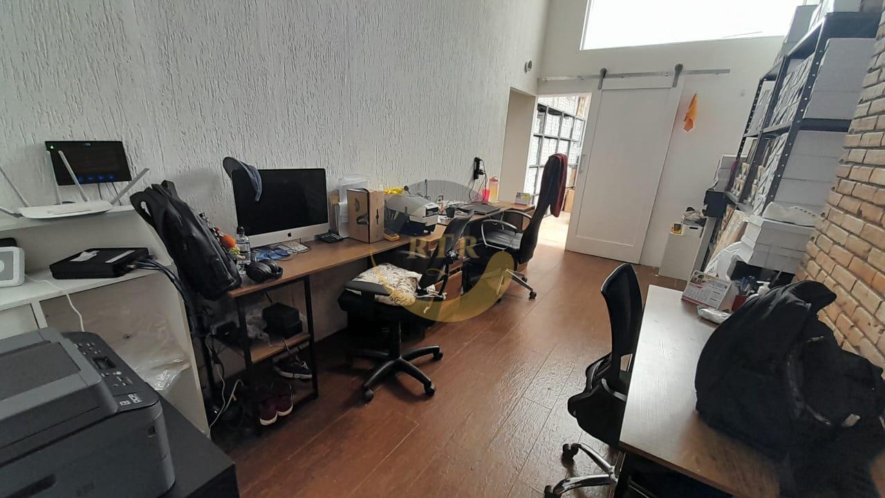 Oportunidade: Loja, 130 M&sup2;, com Vitrine Ampla na Pra&ccedil;a Benedito Calixto, Regi&atilde;o Pinheiros Praça Benedito Calixto São Paulo - 