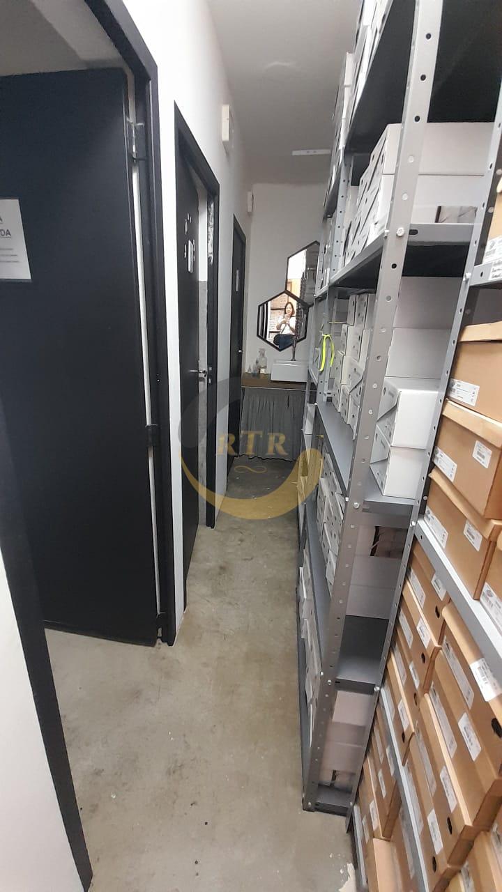 Oportunidade: Loja, 130 M&sup2;, com Vitrine Ampla na Pra&ccedil;a Benedito Calixto, Regi&atilde;o Pinheiros Praça Benedito Calixto São Paulo - 
