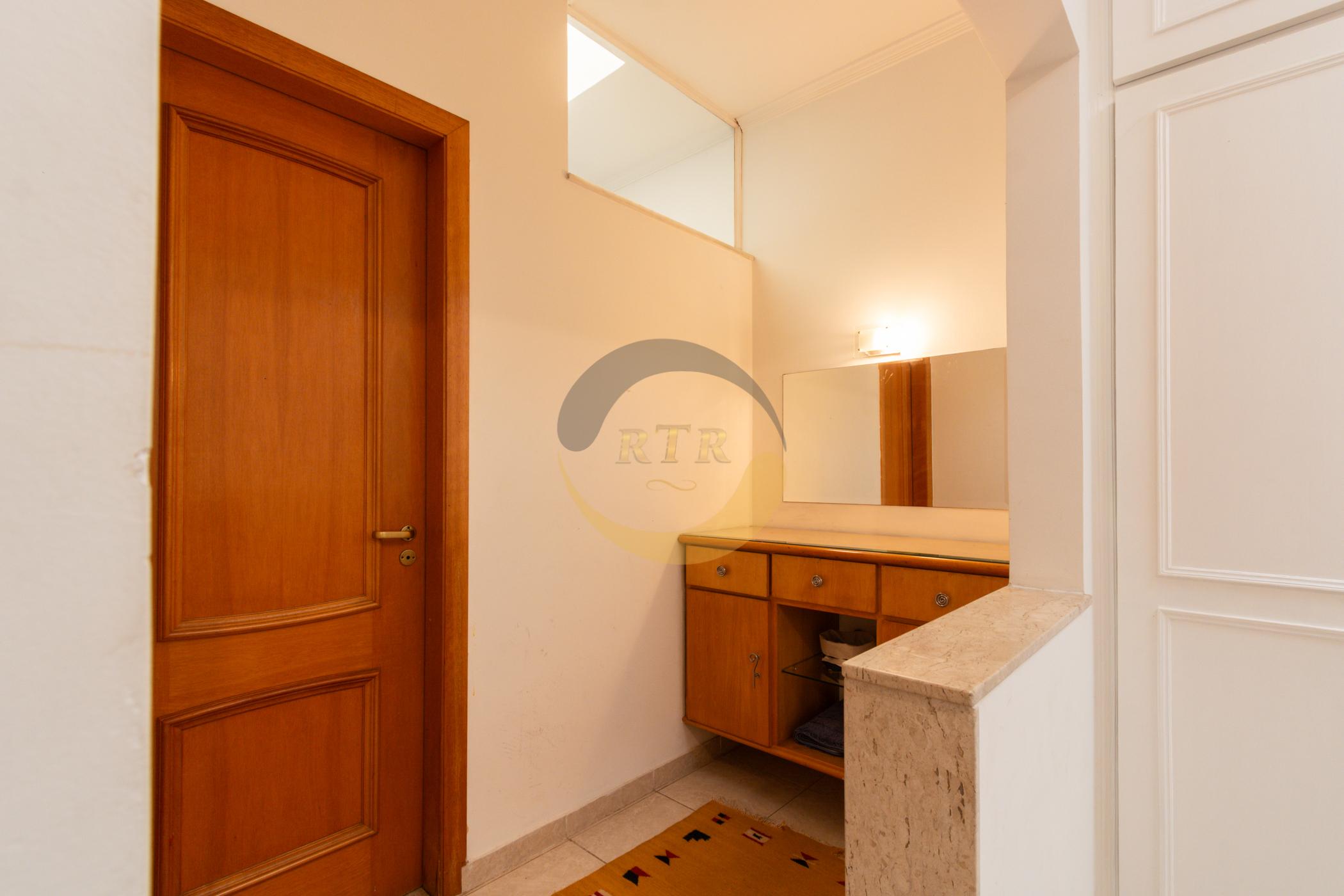 CASA, ALTO PADR&Atilde;O, PLANALTO PAULISTA, 450M&sup2;, 4 DORMIT&Oacute;RIOS, 2 SU&Iacute;TES,  PISCINA, 4 VAGAS  São Paulo - 