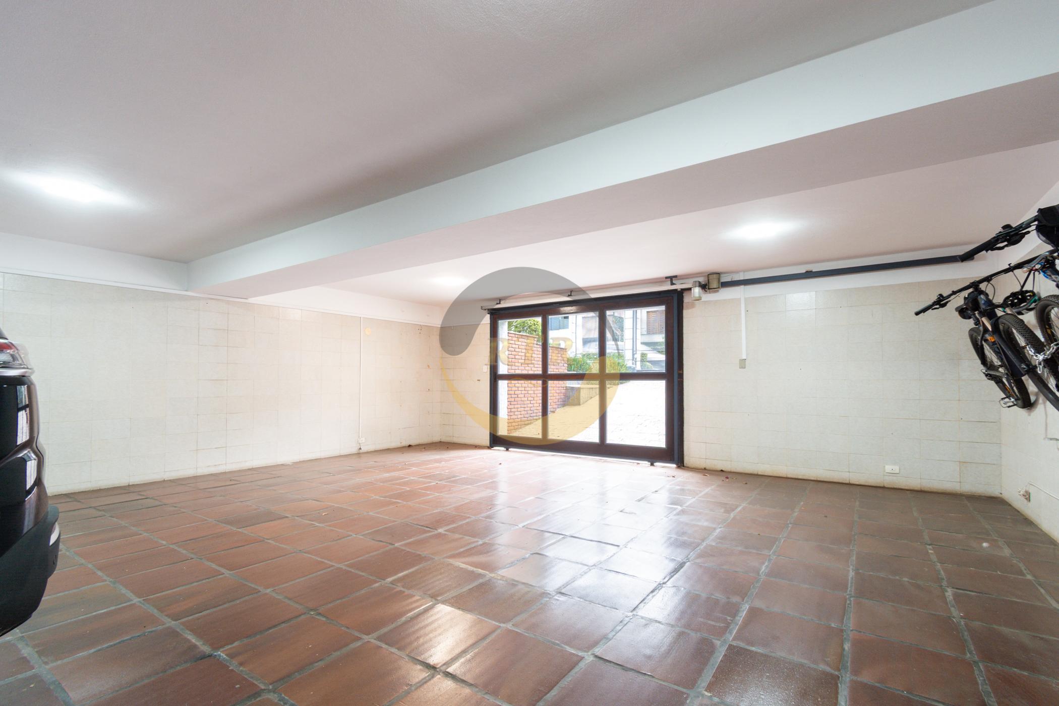 CASA, ALTO PADR&Atilde;O, PLANALTO PAULISTA, 450M&sup2;, 4 DORMIT&Oacute;RIOS, 2 SU&Iacute;TES,  PISCINA, 4 VAGAS  São Paulo - 