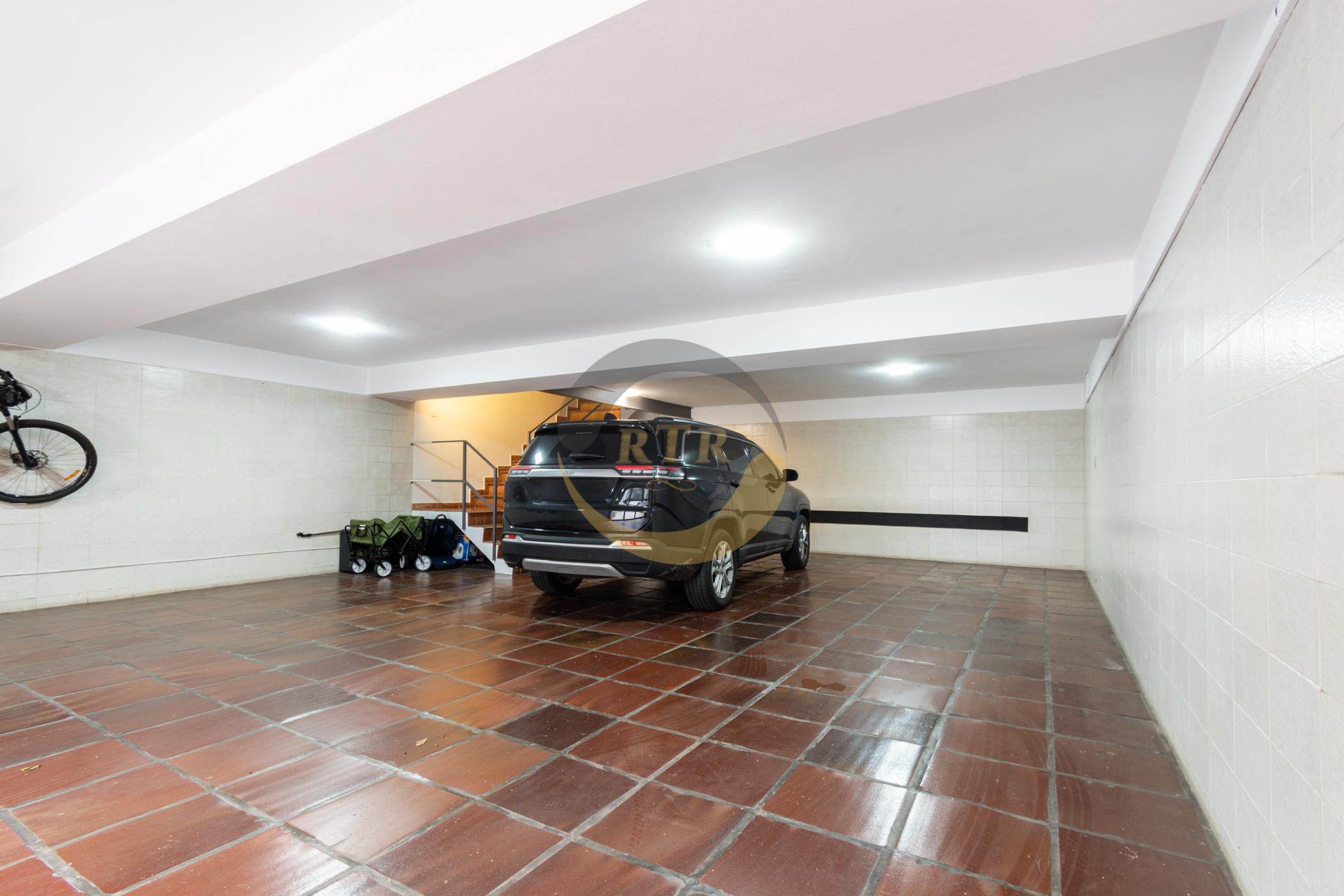 CASA, ALTO PADR&Atilde;O, PLANALTO PAULISTA, 450M&sup2;, 4 DORMIT&Oacute;RIOS, 2 SU&Iacute;TES,  PISCINA, 4 VAGAS  São Paulo - 