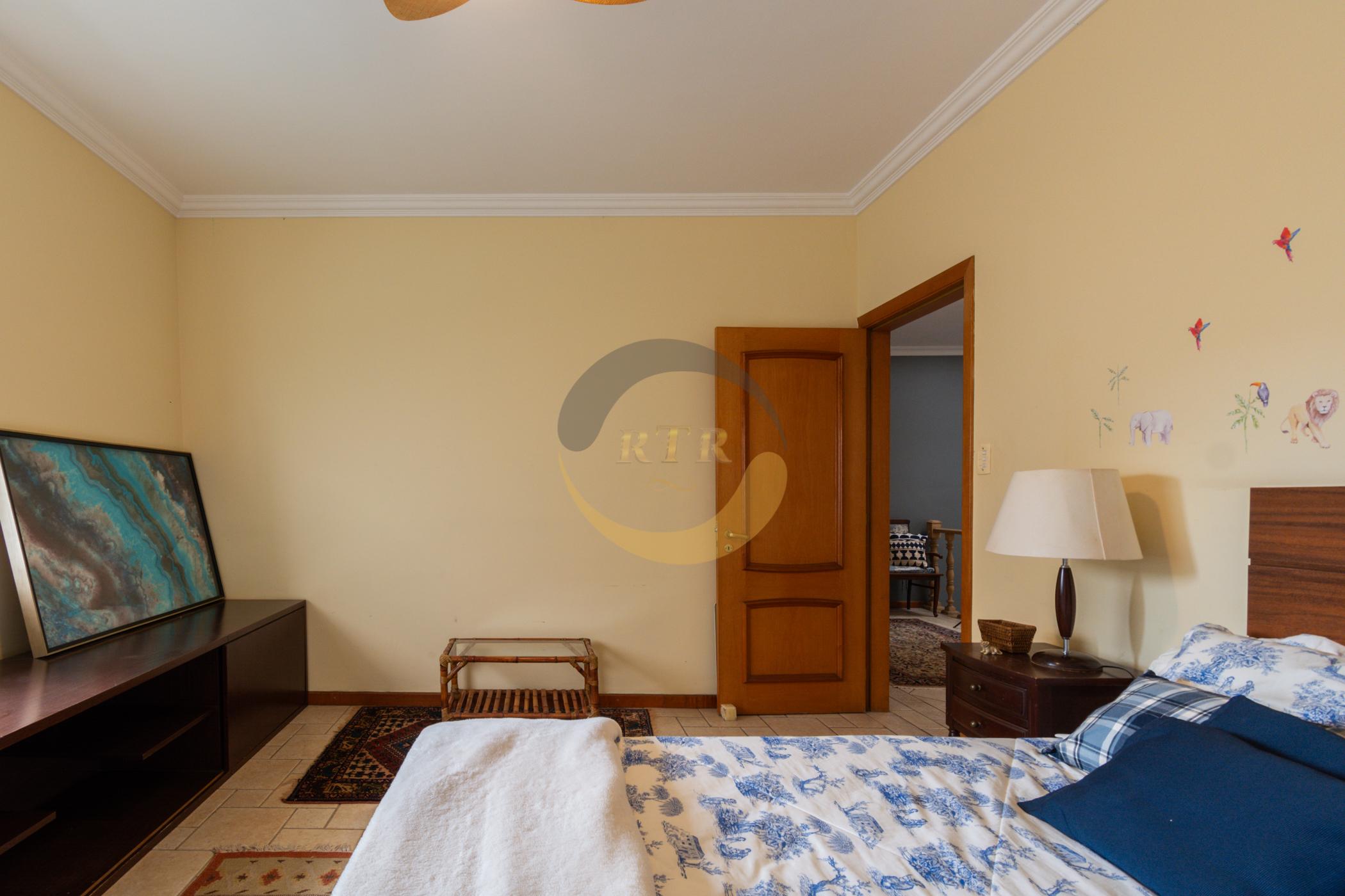 CASA, ALTO PADR&Atilde;O, PLANALTO PAULISTA, 450M&sup2;, 4 DORMIT&Oacute;RIOS, 2 SU&Iacute;TES,  PISCINA, 4 VAGAS  São Paulo - 