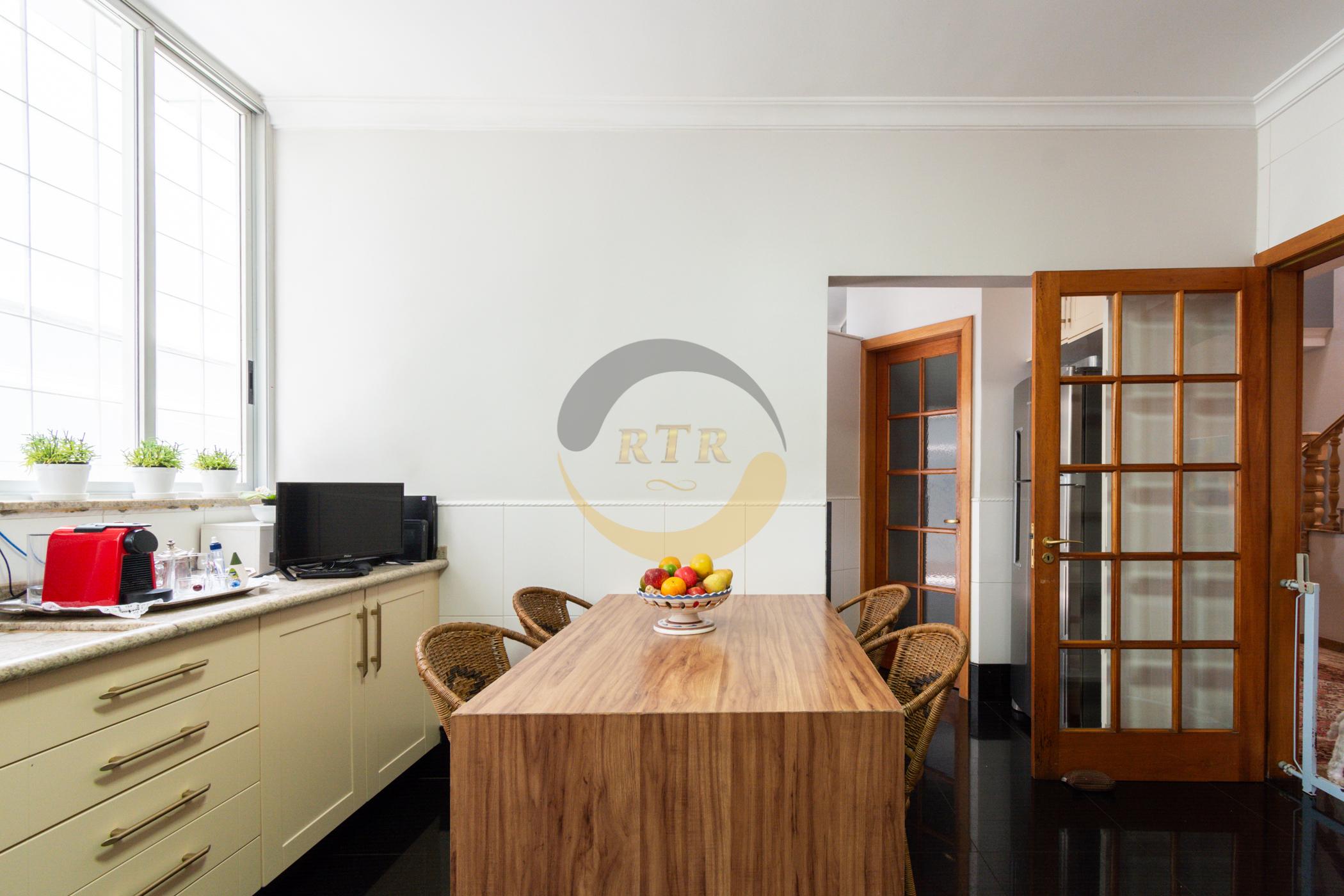 CASA, ALTO PADR&Atilde;O, PLANALTO PAULISTA, 450M&sup2;, 4 DORMIT&Oacute;RIOS, 2 SU&Iacute;TES,  PISCINA, 4 VAGAS  São Paulo - 