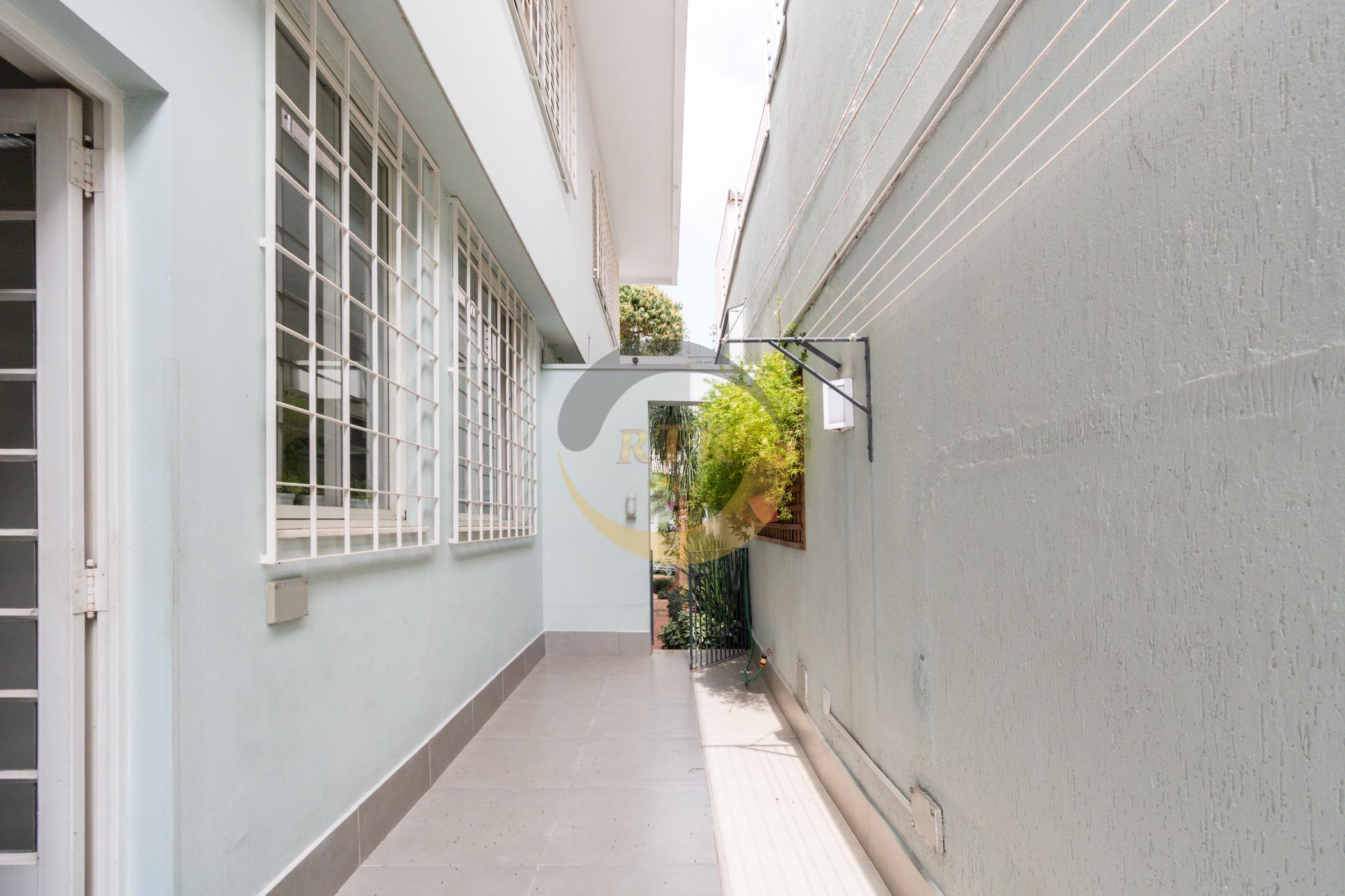CASA, ALTO PADR&Atilde;O, PLANALTO PAULISTA, 450M&sup2;, 4 DORMIT&Oacute;RIOS, 2 SU&Iacute;TES,  PISCINA, 4 VAGAS  São Paulo - 