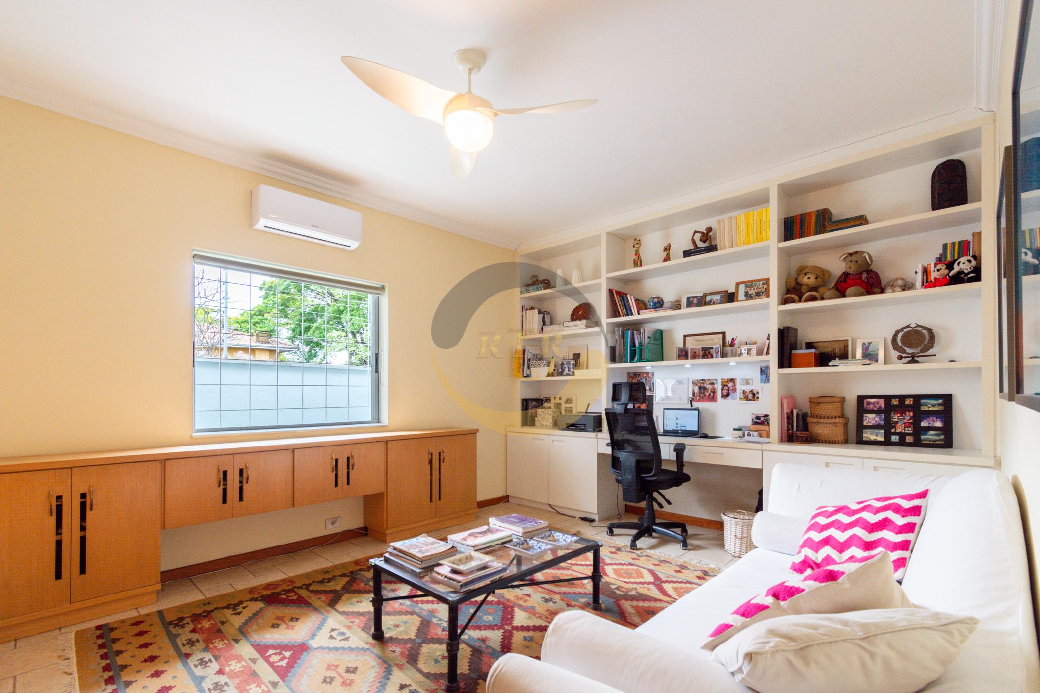 CASA, ALTO PADR&Atilde;O, PLANALTO PAULISTA, 450M&sup2;, 4 DORMIT&Oacute;RIOS, 2 SU&Iacute;TES,  PISCINA, 4 VAGAS  São Paulo - 