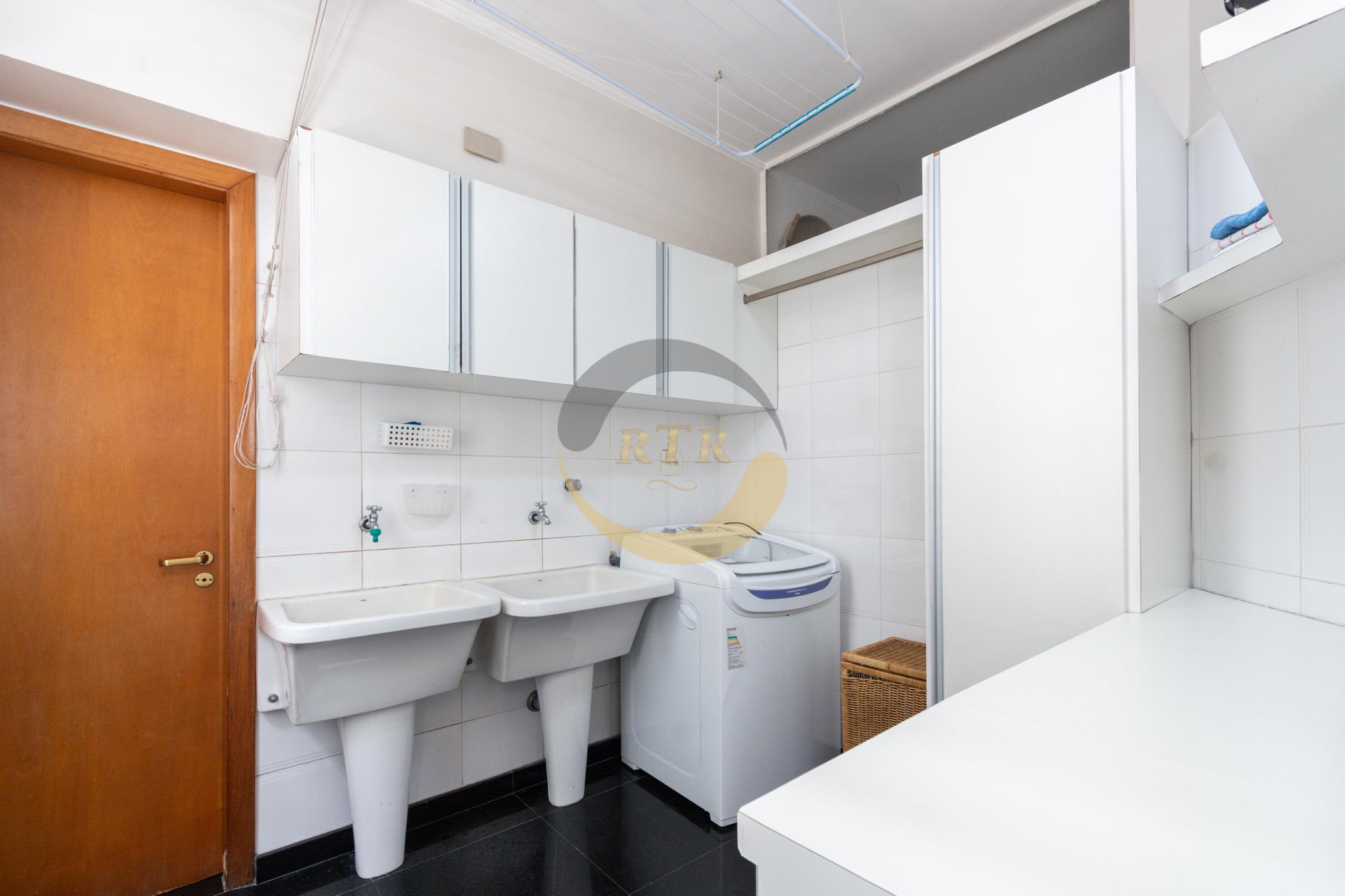 CASA, ALTO PADR&Atilde;O, PLANALTO PAULISTA, 450M&sup2;, 4 DORMIT&Oacute;RIOS, 2 SU&Iacute;TES,  PISCINA, 4 VAGAS  São Paulo - 