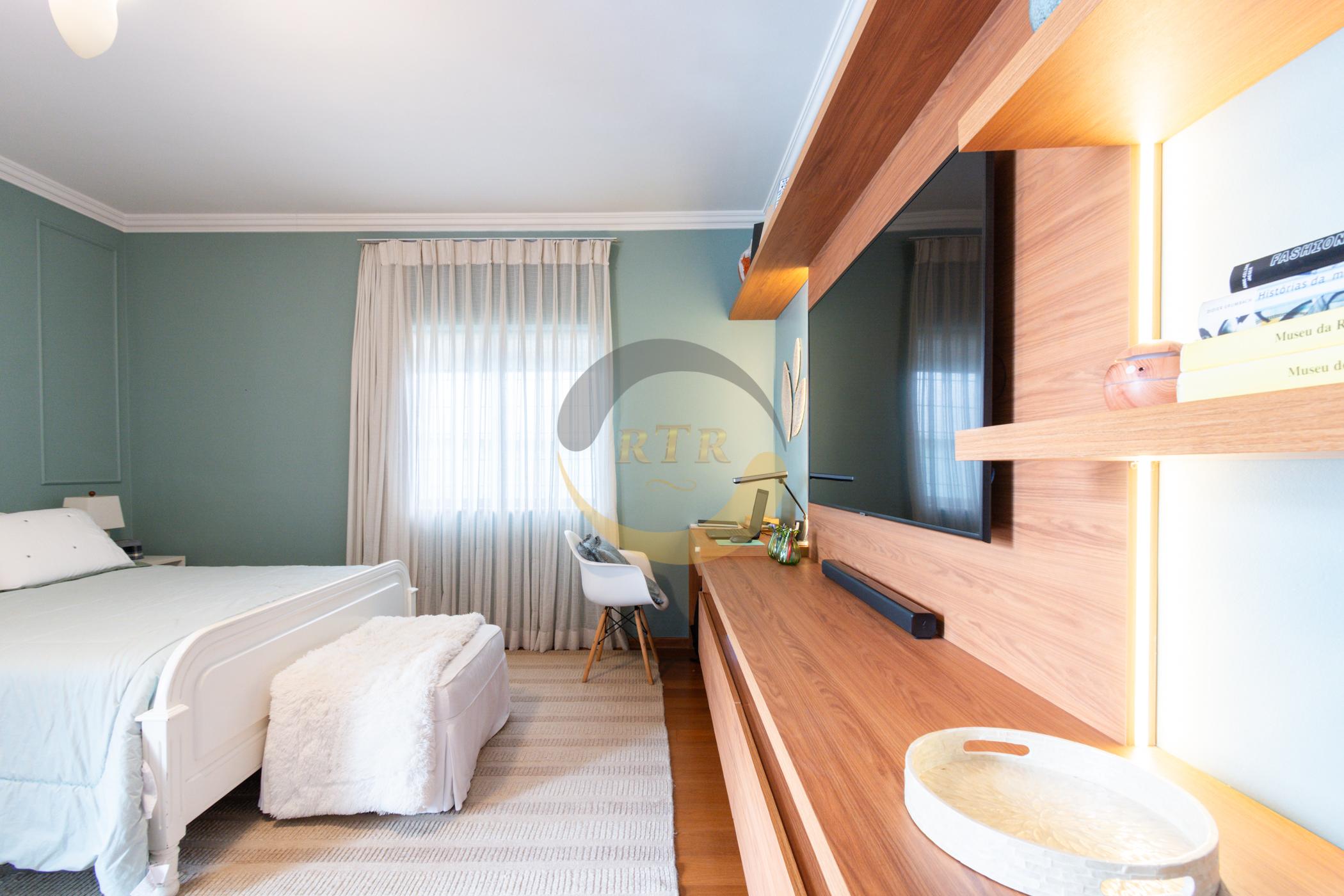CASA, ALTO PADR&Atilde;O, PLANALTO PAULISTA, 450M&sup2;, 4 DORMIT&Oacute;RIOS, 2 SU&Iacute;TES,  PISCINA, 4 VAGAS  São Paulo - 