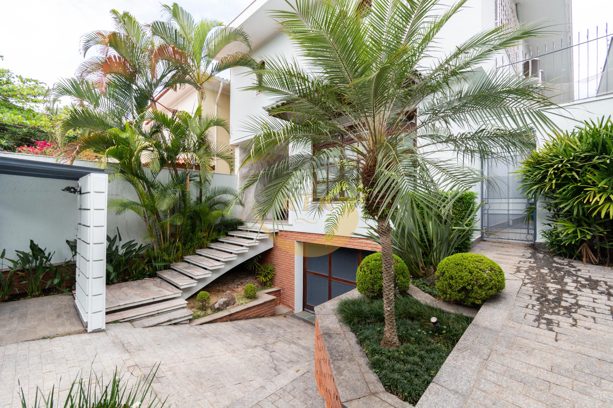 CASA, ALTO PADR&Atilde;O, PLANALTO PAULISTA, 450M&sup2;, 4 DORMIT&Oacute;RIOS, 2 SU&Iacute;TES,  PISCINA, 4 VAGAS  São Paulo - 