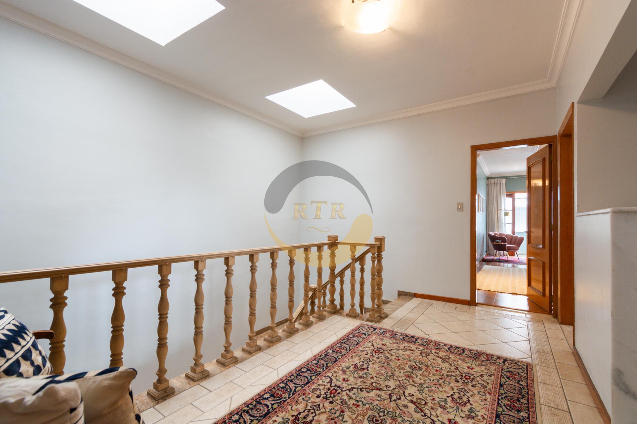 CASA, ALTO PADR&Atilde;O, PLANALTO PAULISTA, 450M&sup2;, 4 DORMIT&Oacute;RIOS, 2 SU&Iacute;TES,  PISCINA, 4 VAGAS  São Paulo - 