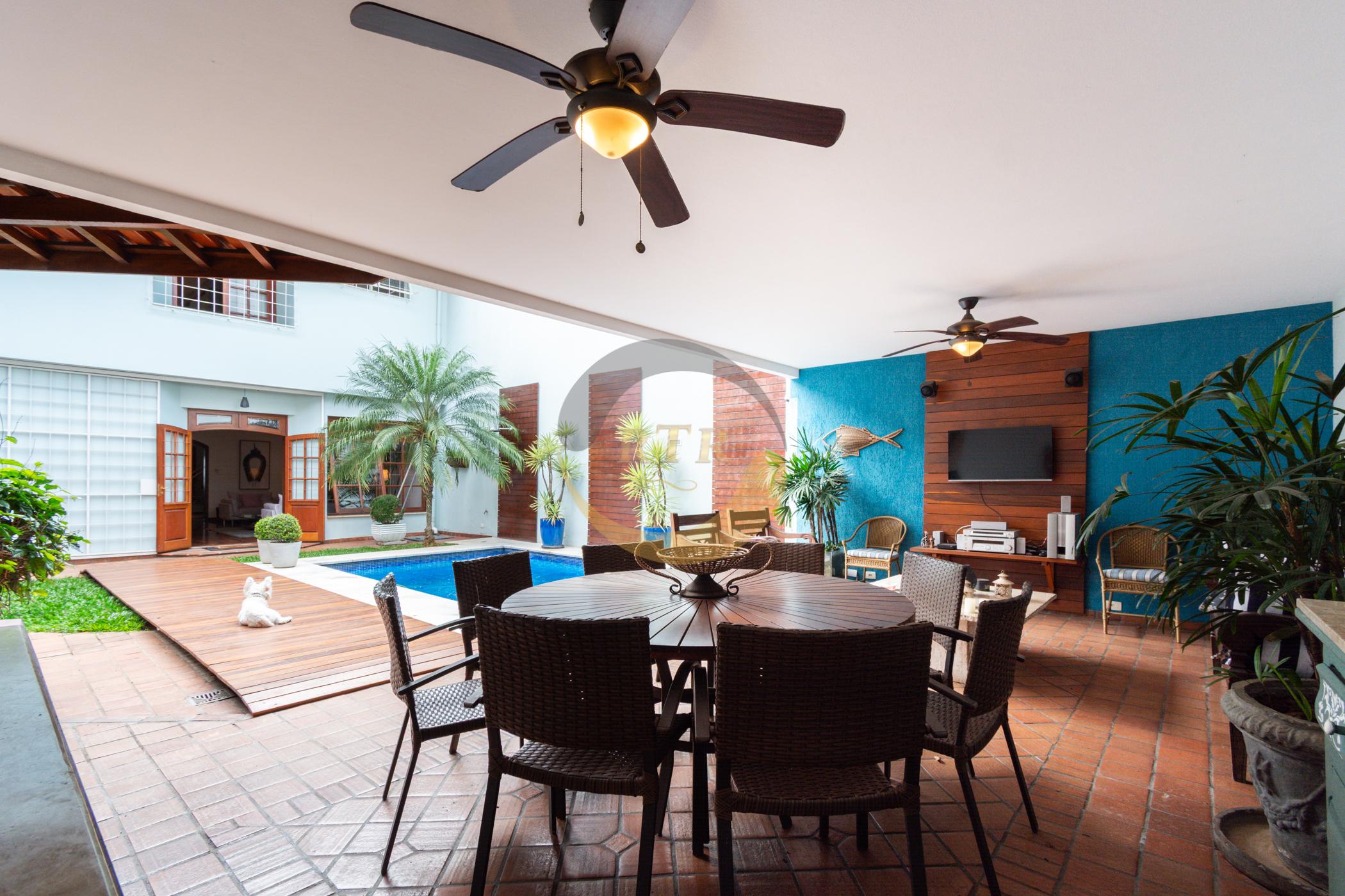 CASA, ALTO PADR&Atilde;O, PLANALTO PAULISTA, 450M&sup2;, 4 DORMIT&Oacute;RIOS, 2 SU&Iacute;TES,  PISCINA, 4 VAGAS  São Paulo - 