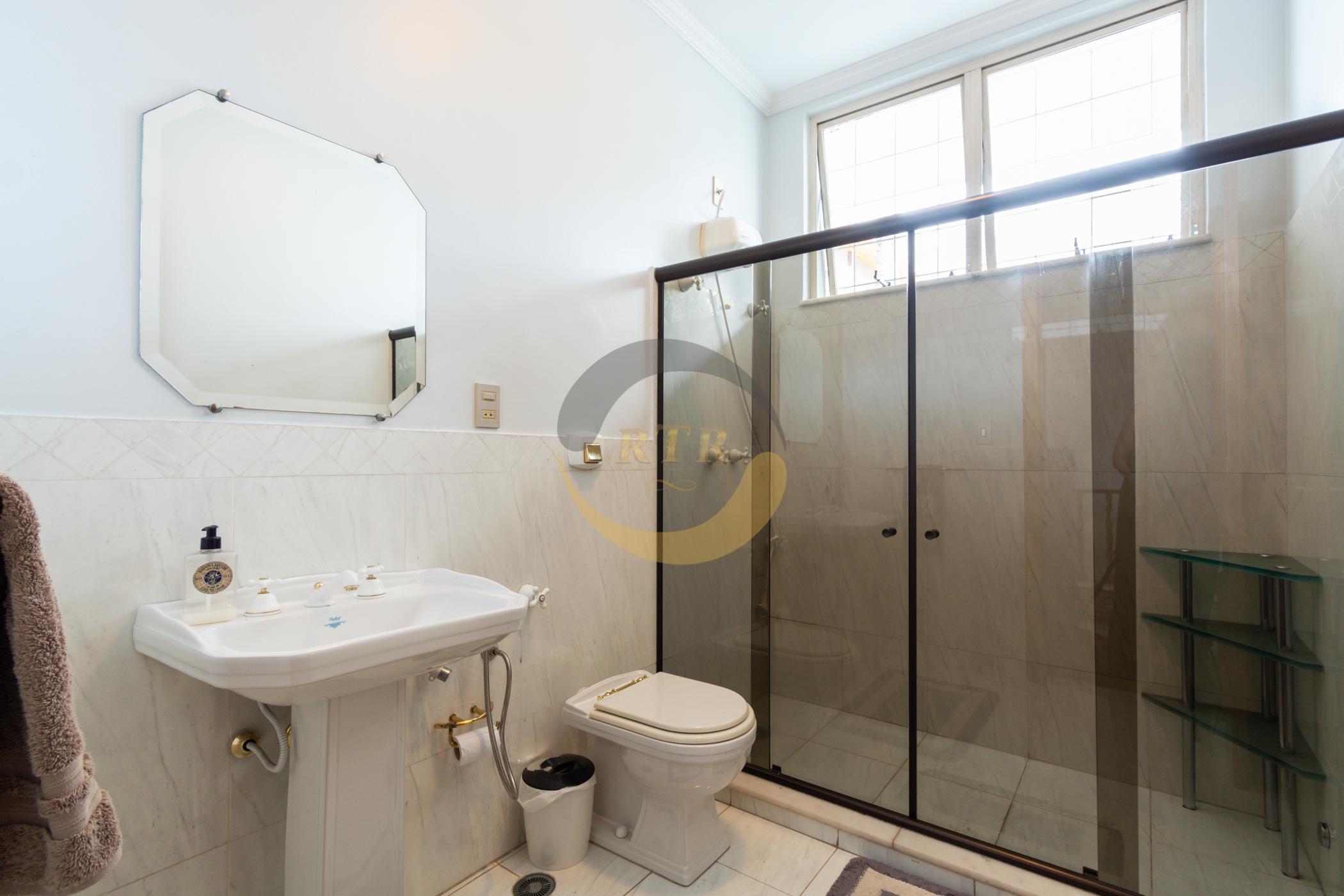 CASA, ALTO PADR&Atilde;O, PLANALTO PAULISTA, 450M&sup2;, 4 DORMIT&Oacute;RIOS, 2 SU&Iacute;TES,  PISCINA, 4 VAGAS  São Paulo - 