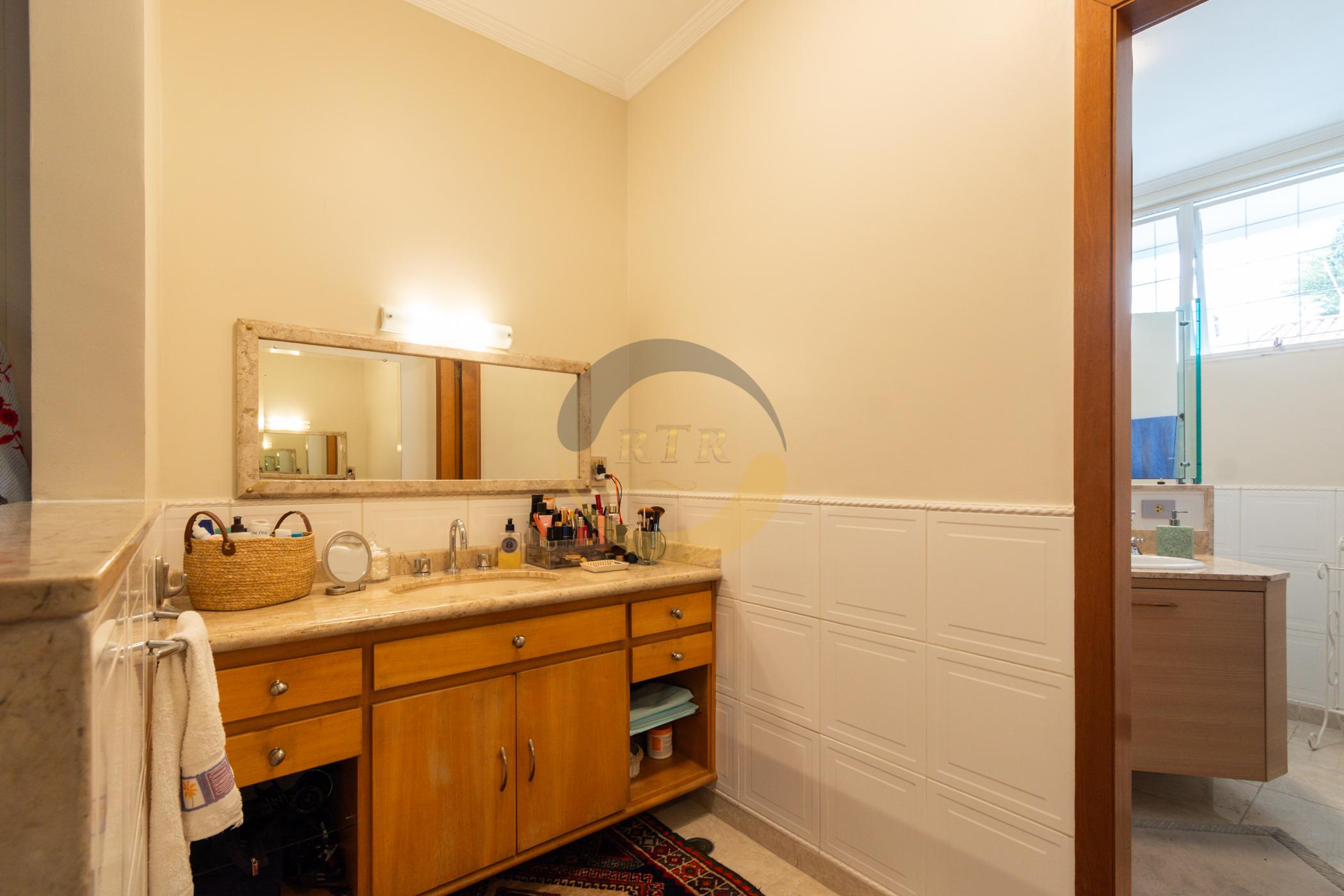 CASA, ALTO PADR&Atilde;O, PLANALTO PAULISTA, 450M&sup2;, 4 DORMIT&Oacute;RIOS, 2 SU&Iacute;TES,  PISCINA, 4 VAGAS  São Paulo - 