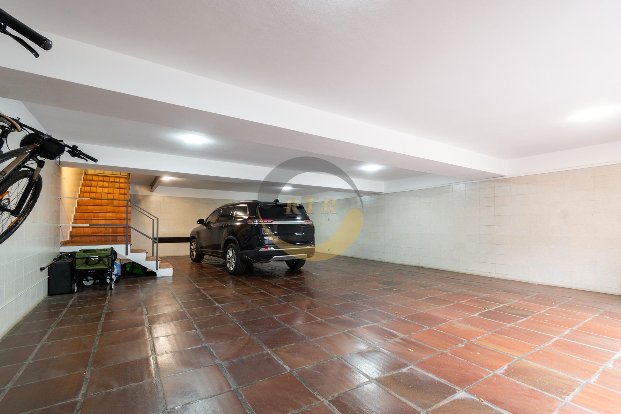CASA, ALTO PADR&Atilde;O, PLANALTO PAULISTA, 450M&sup2;, 4 DORMIT&Oacute;RIOS, 2 SU&Iacute;TES,  PISCINA, 4 VAGAS  São Paulo - 