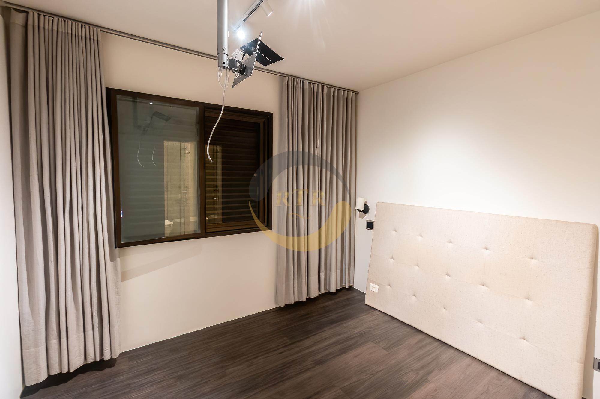 VILA OL&Iacute;MPIA APARTAMENTO, 80 M&sup2;, 2 DORMIT&Oacute;RIOS, VARANDA, 1 SU&Iacute;TE, 1 VAGA, LINDA VISTA!  São Paulo - 