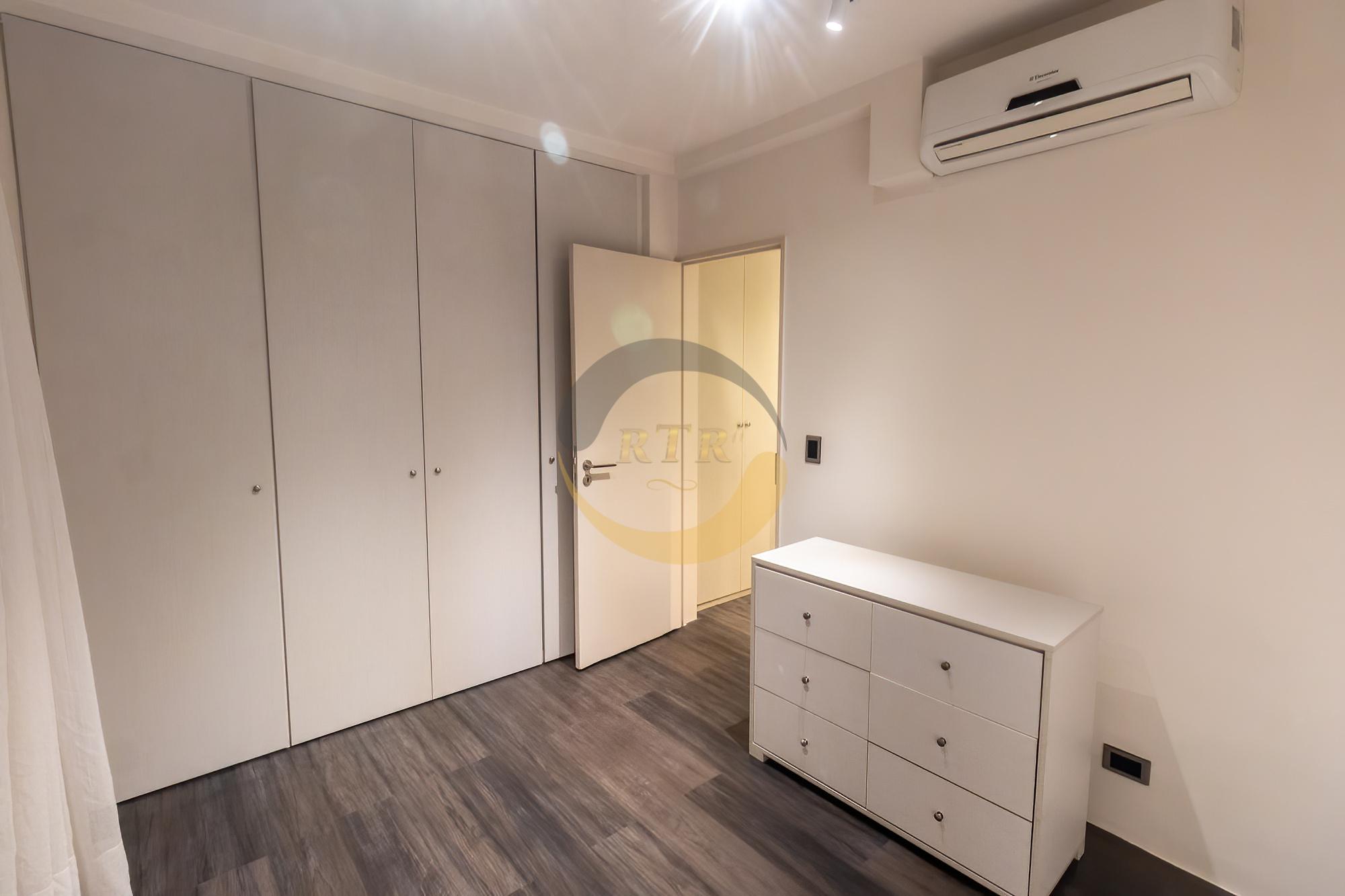 VILA OL&Iacute;MPIA APARTAMENTO, 80 M&sup2;, 2 DORMIT&Oacute;RIOS, VARANDA, 1 SU&Iacute;TE, 1 VAGA, LINDA VISTA!  São Paulo - 