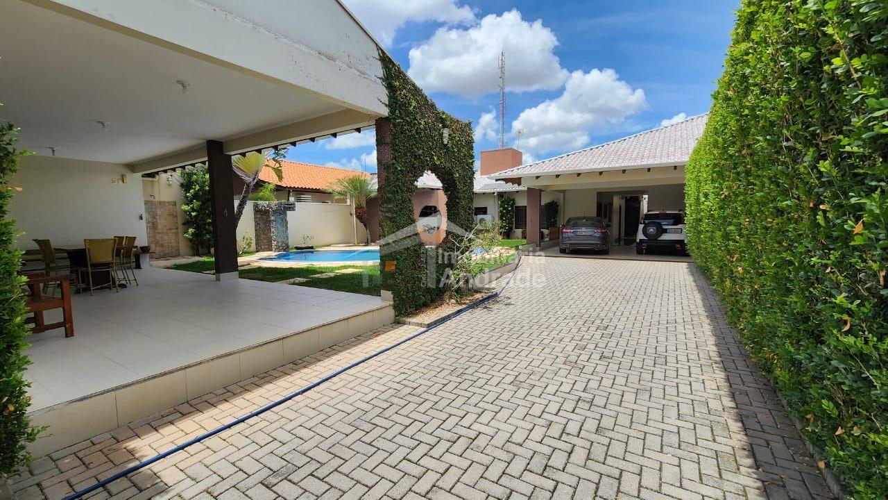 Excelente Imóvel em avenida no centro em Sinop/MT  Sinop - 