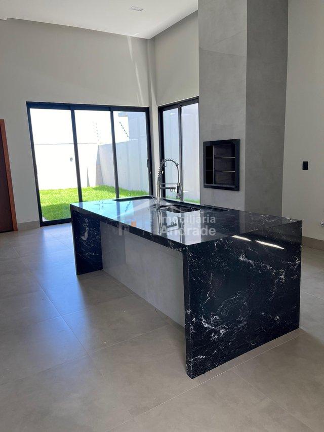 Casa á venda no Riviera Suiça  Sinop - 