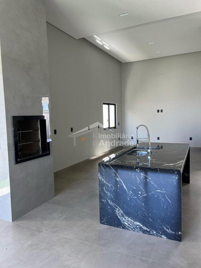 Casa á venda no Riviera Suiça  Sinop - 