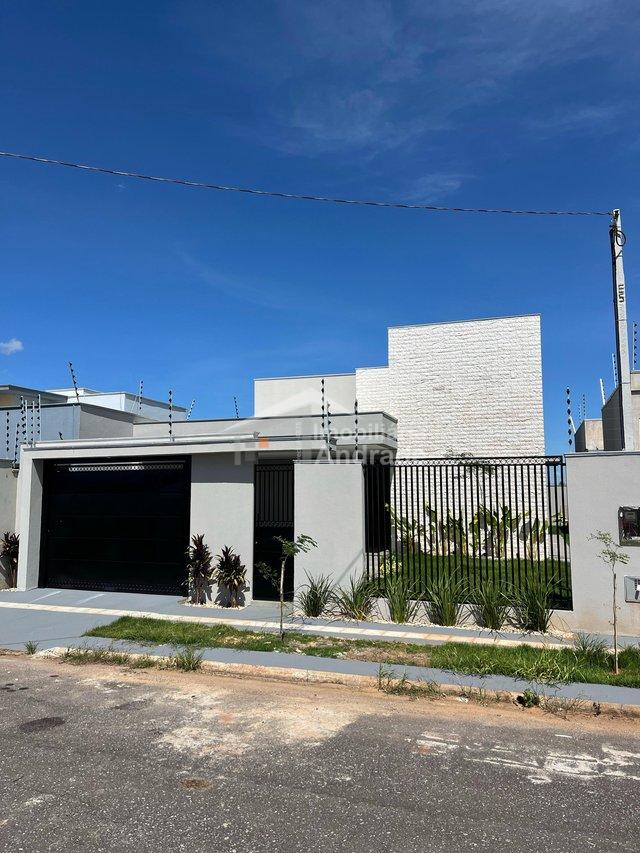 Casa á venda no Riviera Suiça  Sinop - 