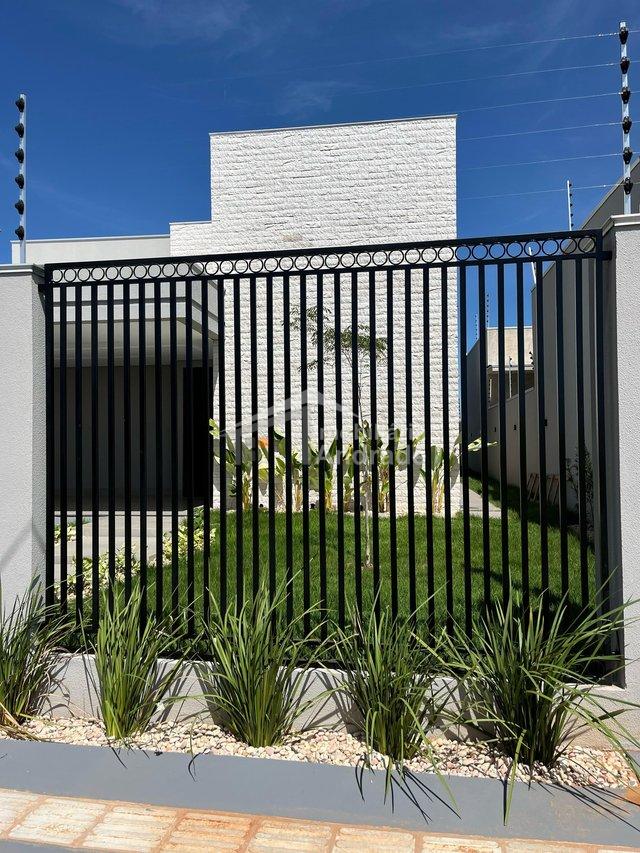 Casa á venda no Riviera Suiça  Sinop - 