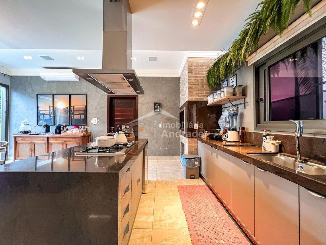 Sobrado de alto padrão mobiliado no Condominio Carpe Diem Resort Residencial  Sinop - 