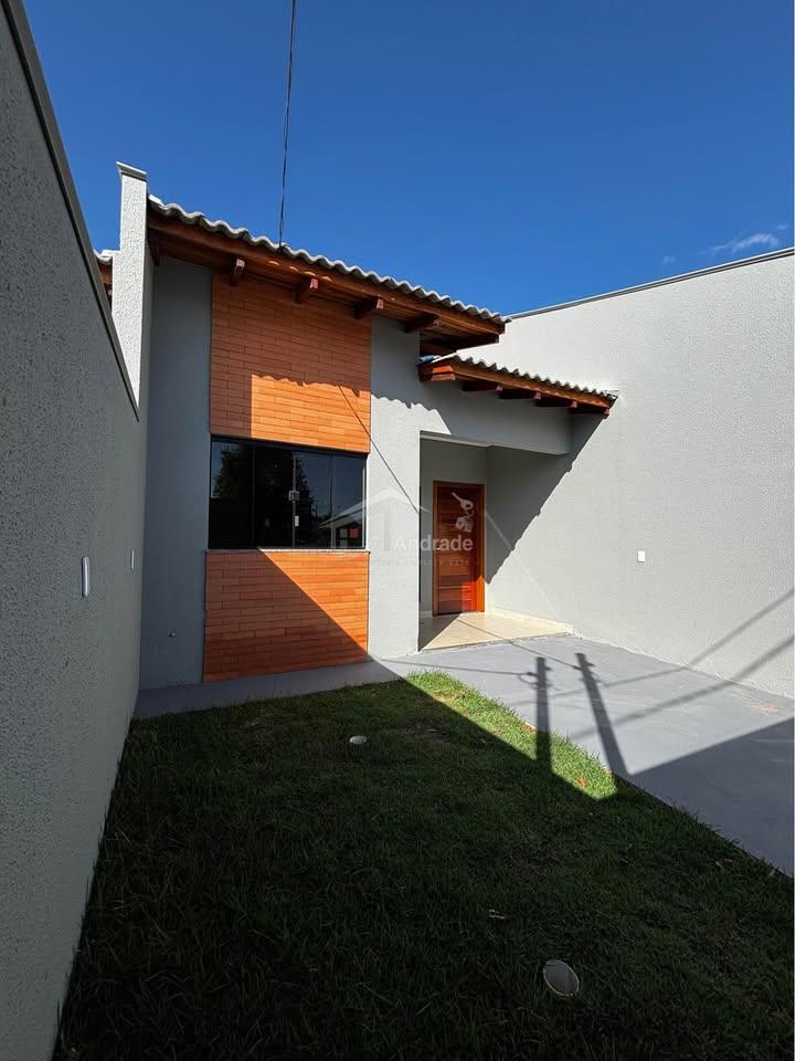 Casa geminada &aacute; venda no Jardim Bougainville  Sinop - 