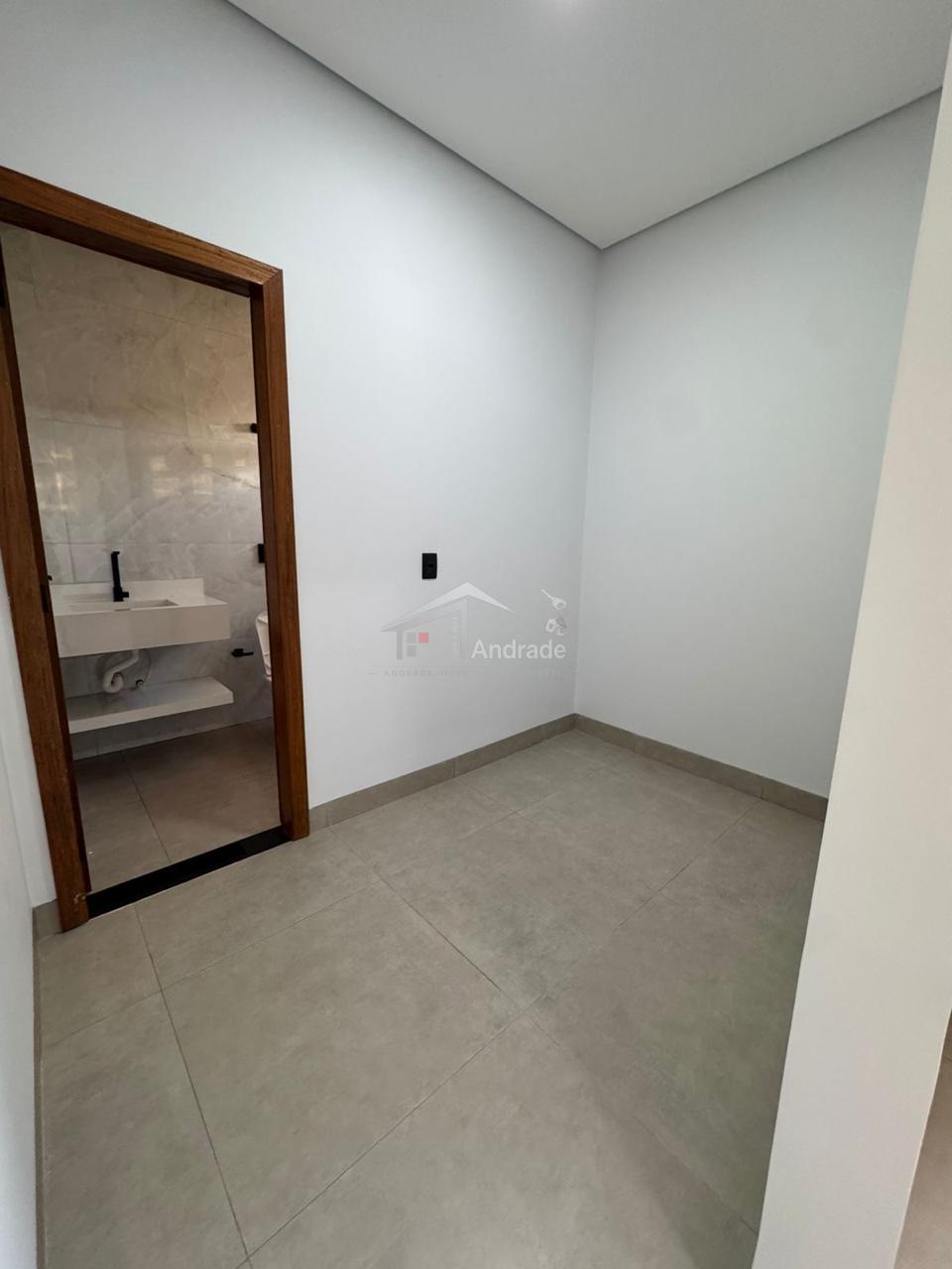 Casa &aacute; venda no Jardim N&aacute;poles  Sinop - 