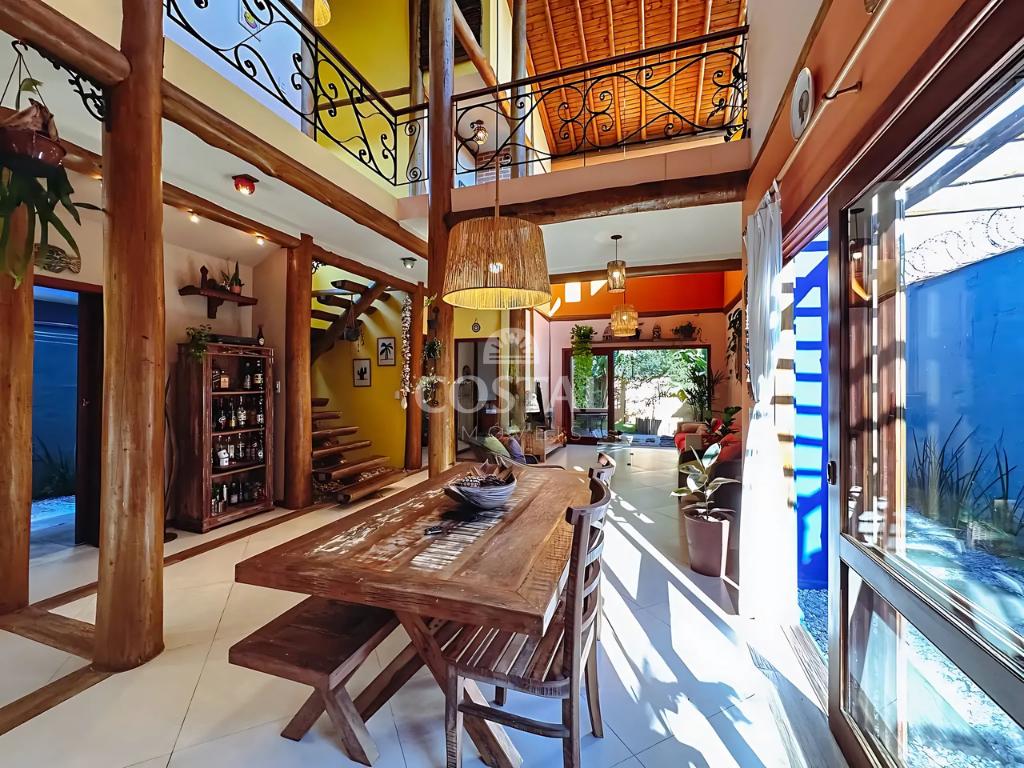 Casa Alto Padrão com 03 dormitórios (sendo 1 suíte) à Venda - Perequê Açu, Ubatuba/SP - Ubatuba - 