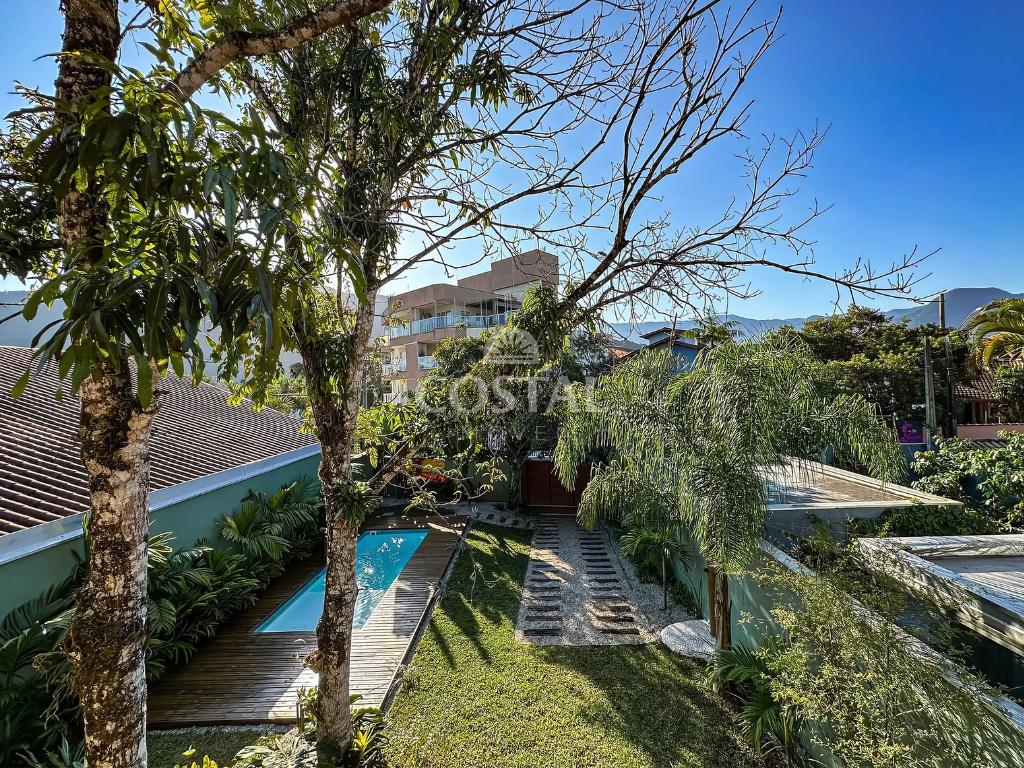 Casa Alto Padrão com 03 dormitórios (sendo 1 suíte) à Venda - Perequê Açu, Ubatuba/SP - Ubatuba - 