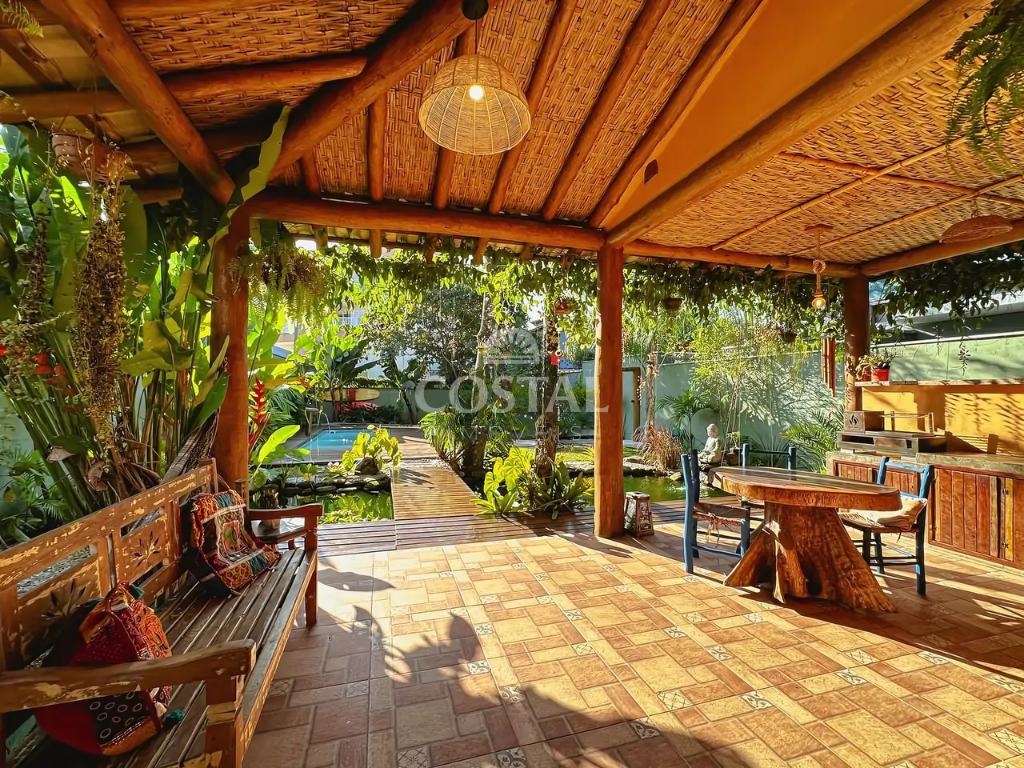 Casa Alto Padrão com 03 dormitórios (sendo 1 suíte) à Venda - Perequê Açu, Ubatuba/SP - Ubatuba - 