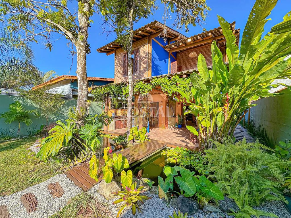 Casa Alto Padrão com 03 dormitórios (sendo 1 suíte) à Venda - Perequê Açu, Ubatuba/SP - Ubatuba - 