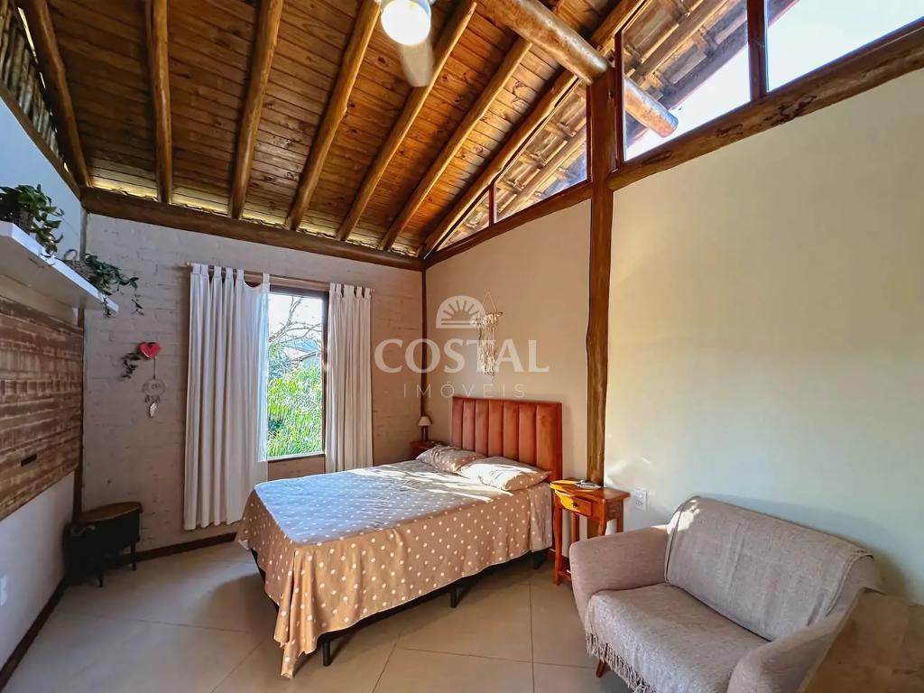 Casa Alto Padrão com 03 dormitórios (sendo 1 suíte) à Venda - Perequê Açu, Ubatuba/SP - Ubatuba - 