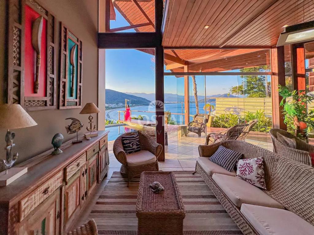 Casa de Condomínio Alto Padrão com 04 Suítes - Toninhas, Ubatuba/SP  Ubatuba - 