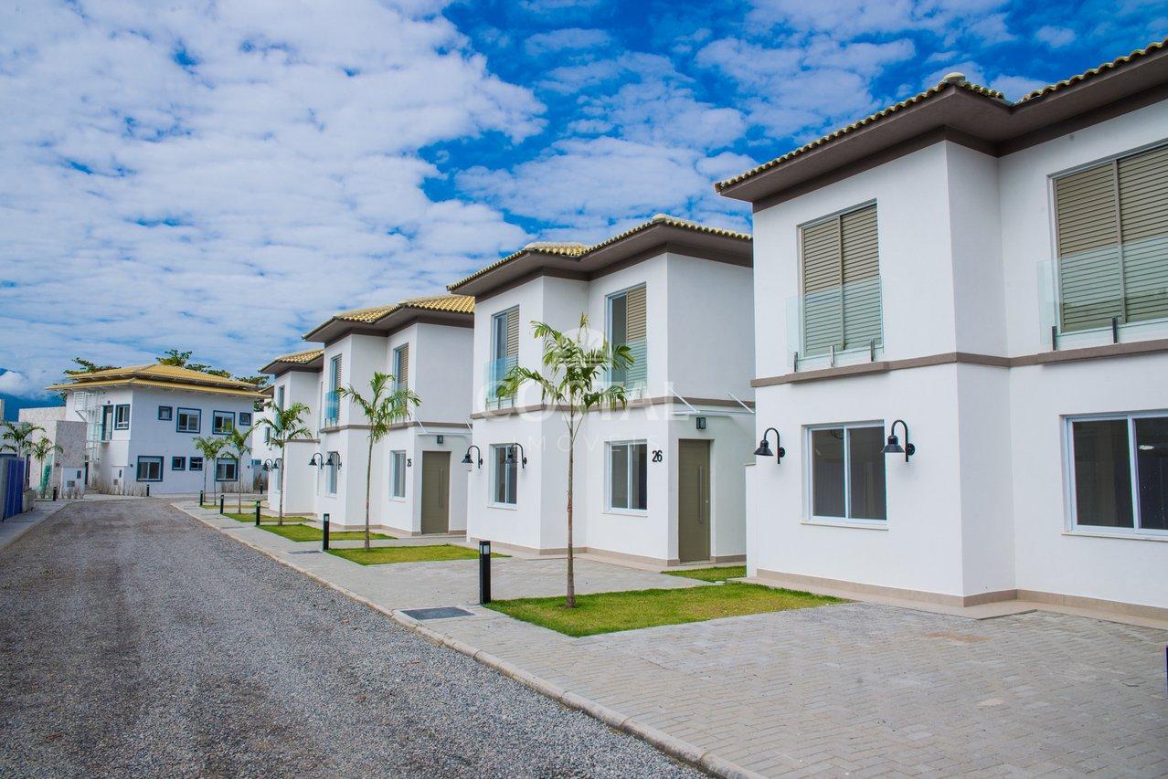 Casa Alto Padrão com 03 Dorms em Condomínio à Venda - Praia das Cigarras, São Sebastião/SP - São Sebastião - 
