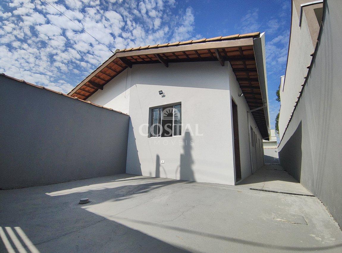 Casa Nova a Venda no Golfinhos - Caraguatatuba - 