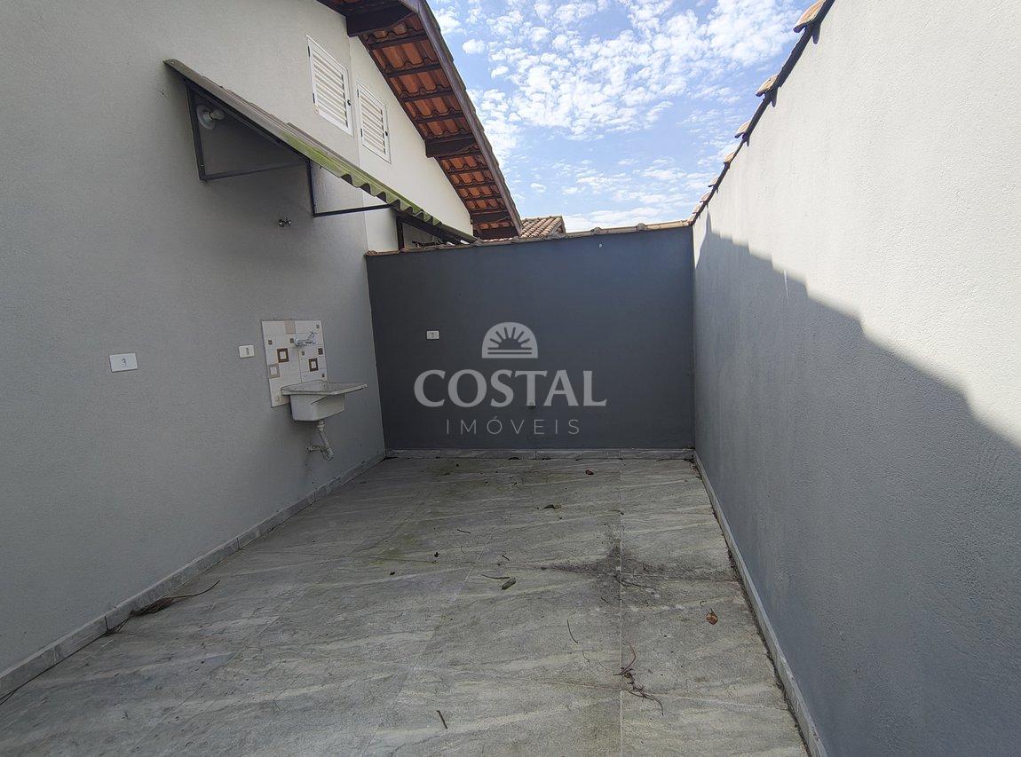 Casa Nova a Venda no Golfinhos - Caraguatatuba - 