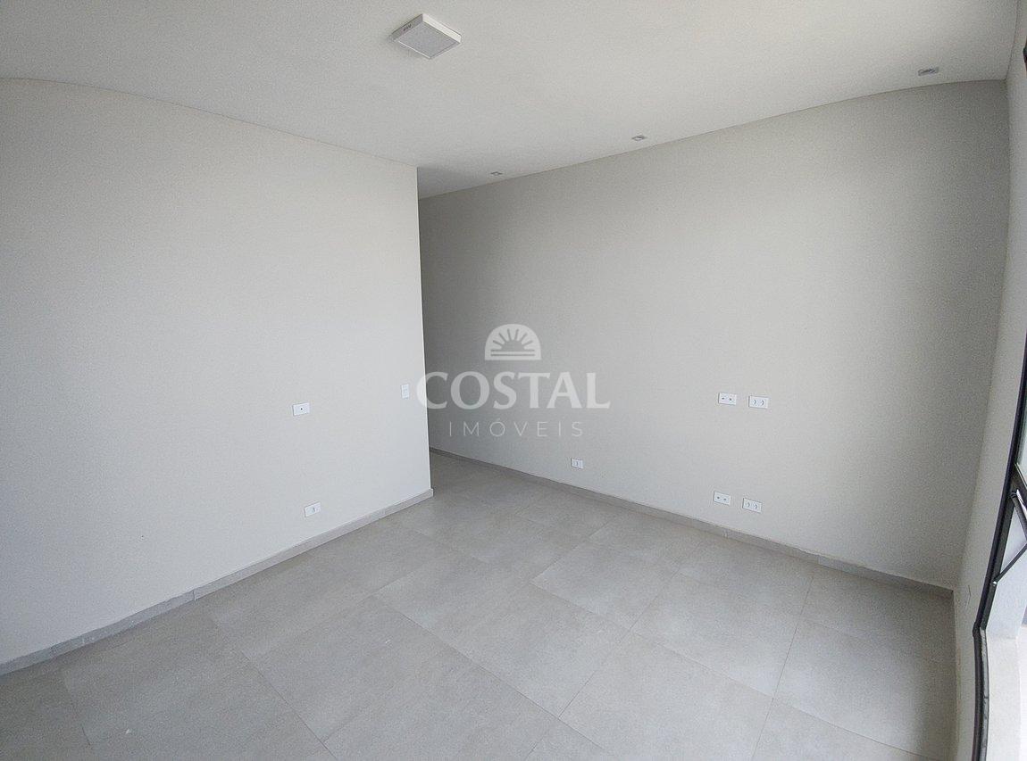 Linda Casa a Venda no Golfinhos - Caraguatatuba - 