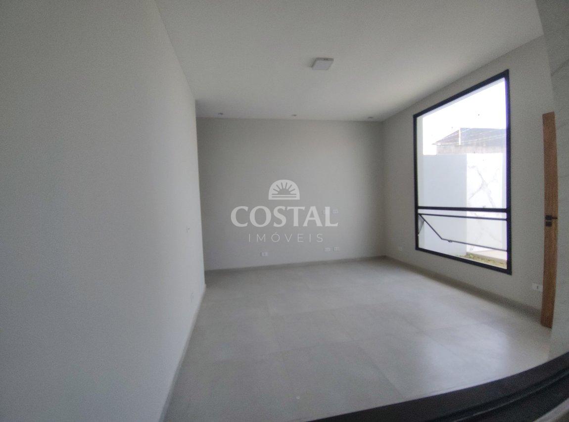 Linda Casa a Venda no Golfinhos - Caraguatatuba - 