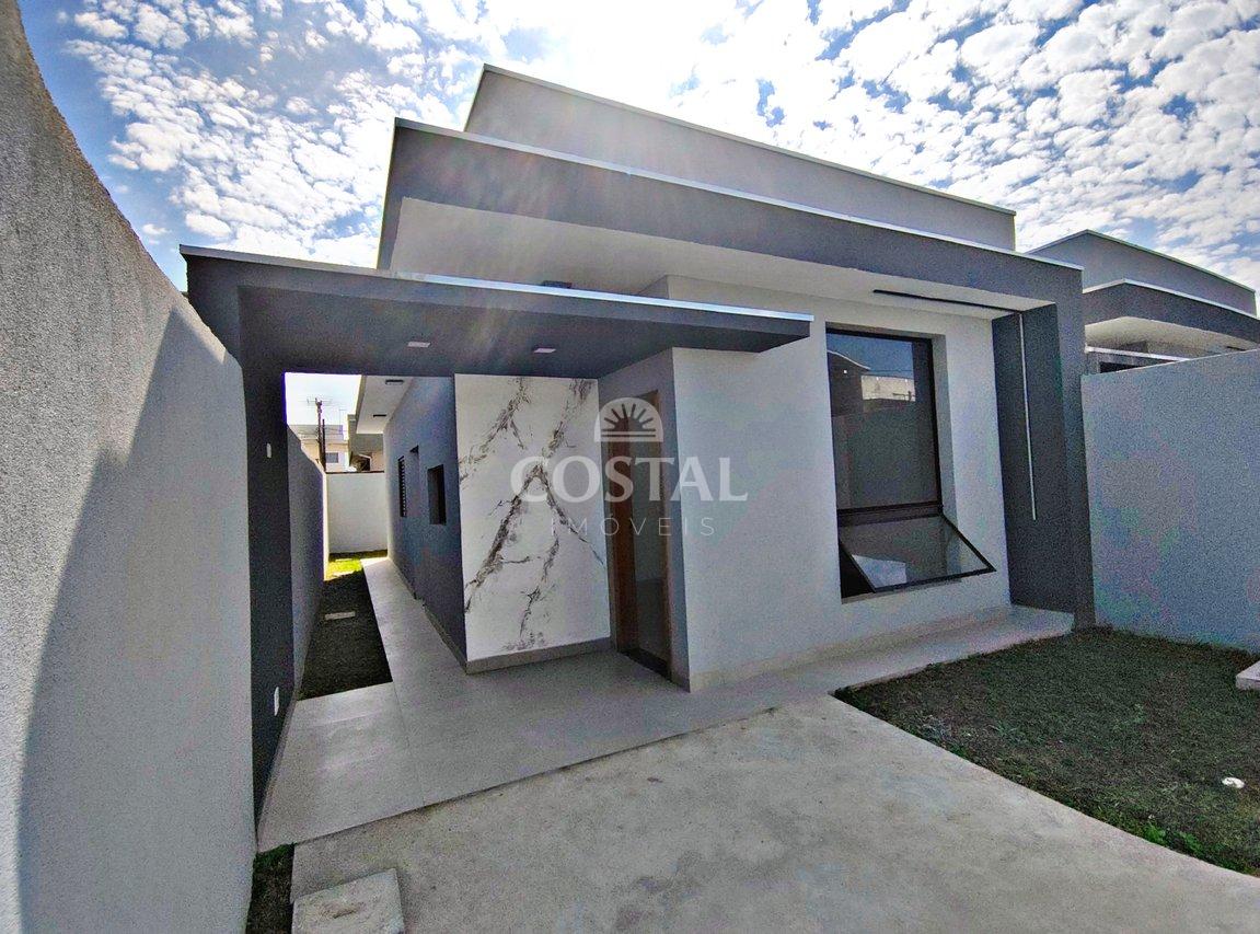 Linda Casa a Venda no Golfinhos - Caraguatatuba - 