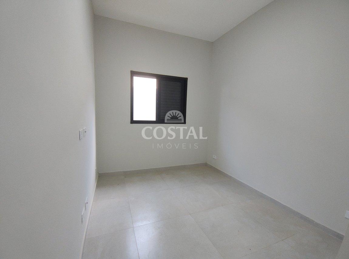 Linda Casa a Venda no Golfinhos - Caraguatatuba - 