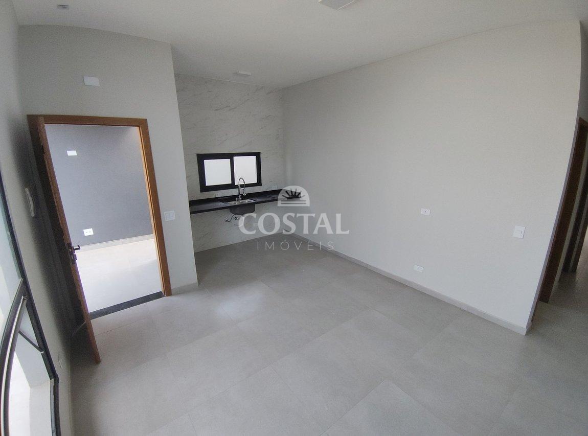 Linda Casa a Venda no Golfinhos - Caraguatatuba - 