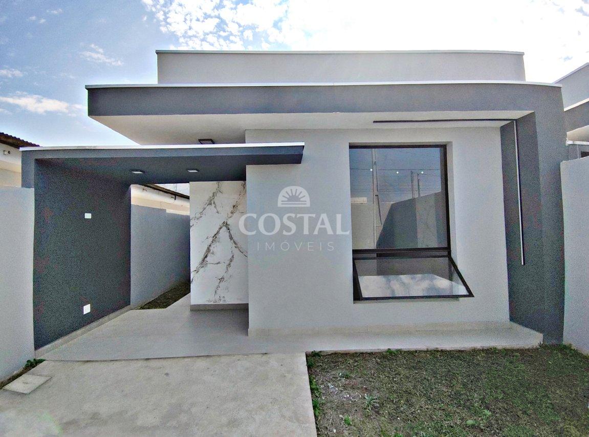 Linda Casa a Venda no Golfinhos - Caraguatatuba - 
