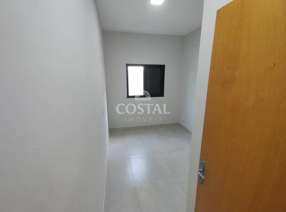 Linda Casa a Venda no Golfinhos - Caraguatatuba - 