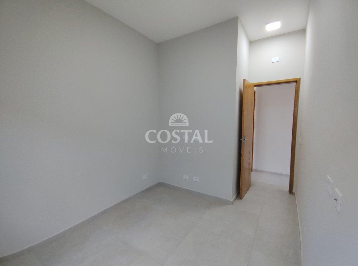 Linda Casa a Venda no Golfinhos - Caraguatatuba - 