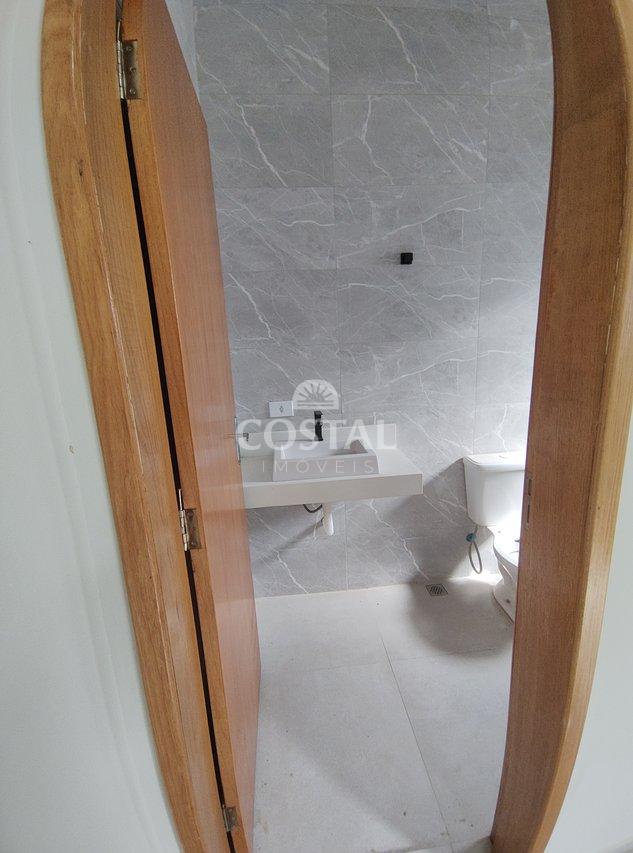 Linda Casa a Venda no Golfinhos - Caraguatatuba - 