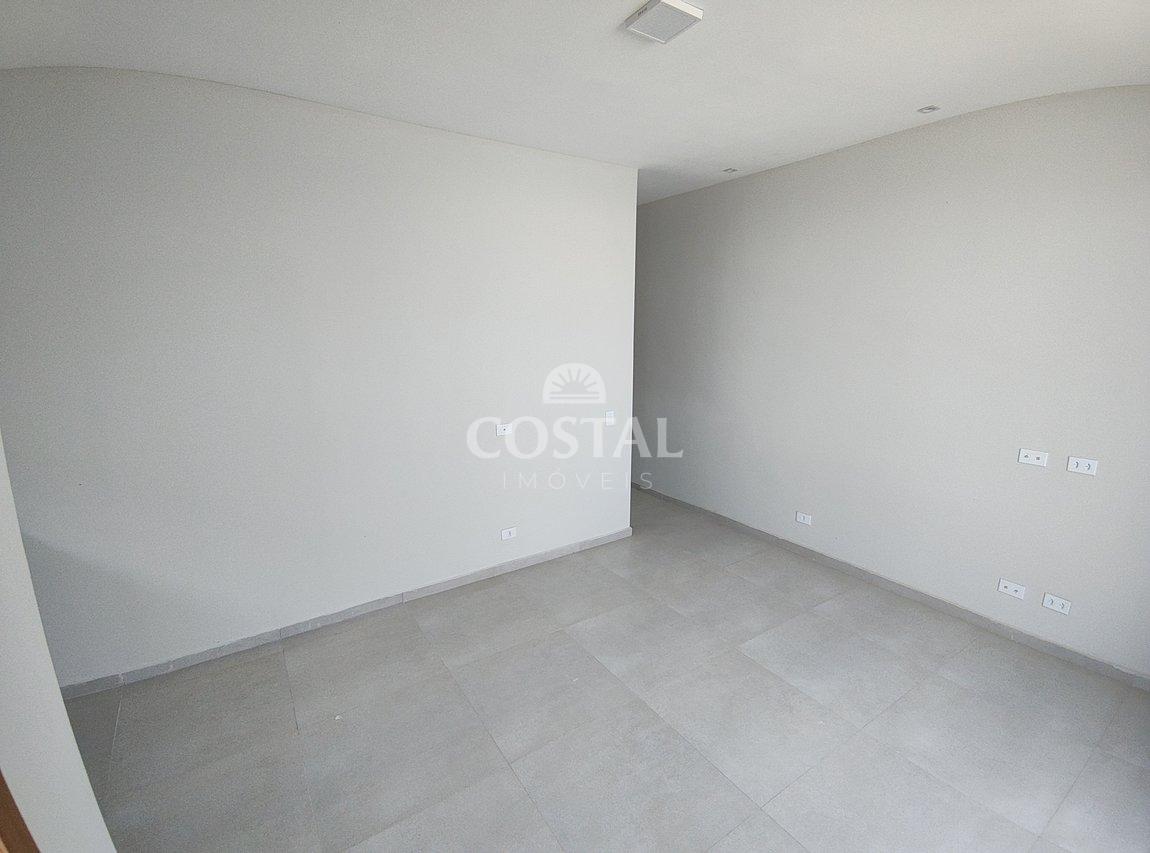 Linda Casa a Venda no Golfinhos - Caraguatatuba - 