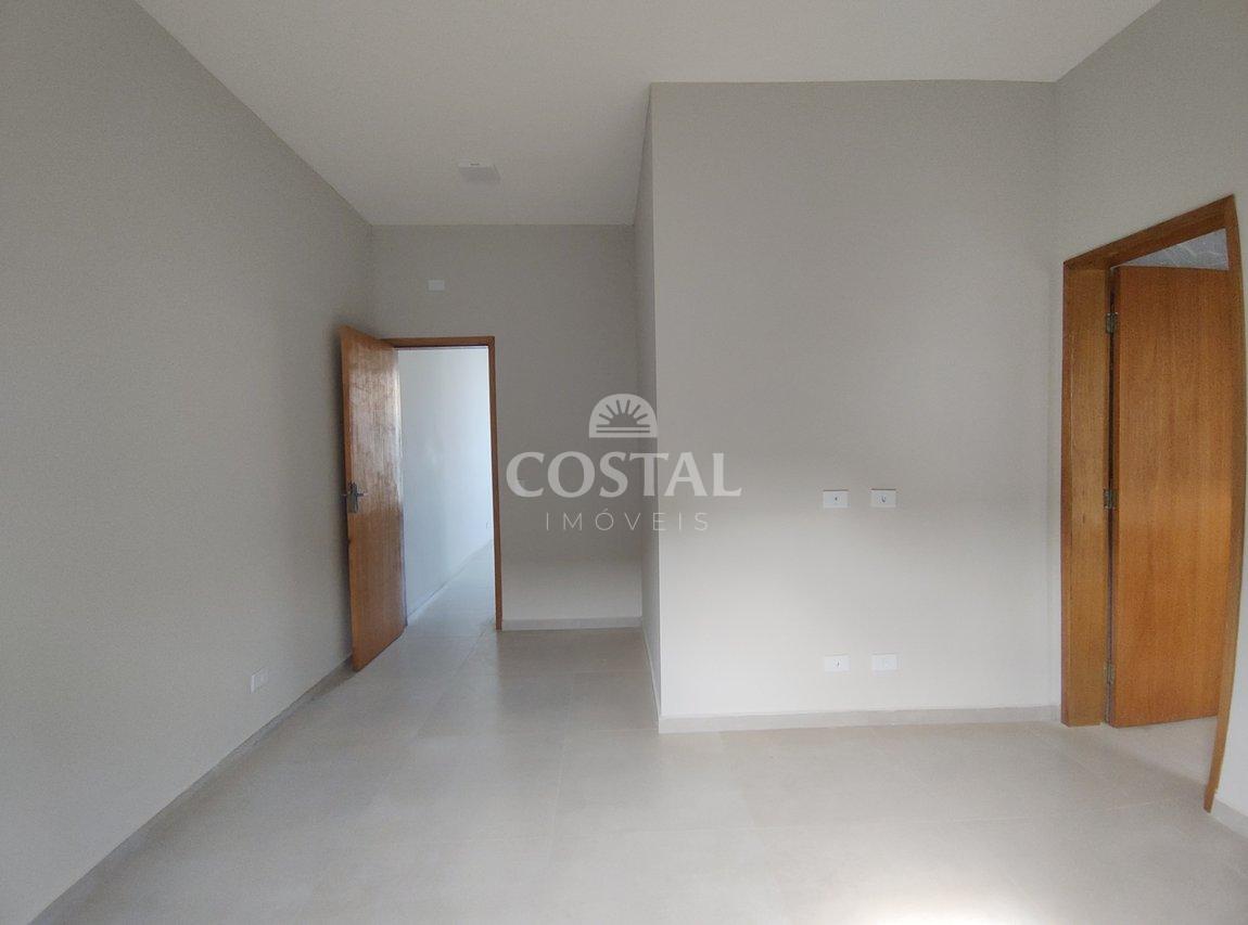Linda Casa a Venda no Golfinhos - Caraguatatuba - 
