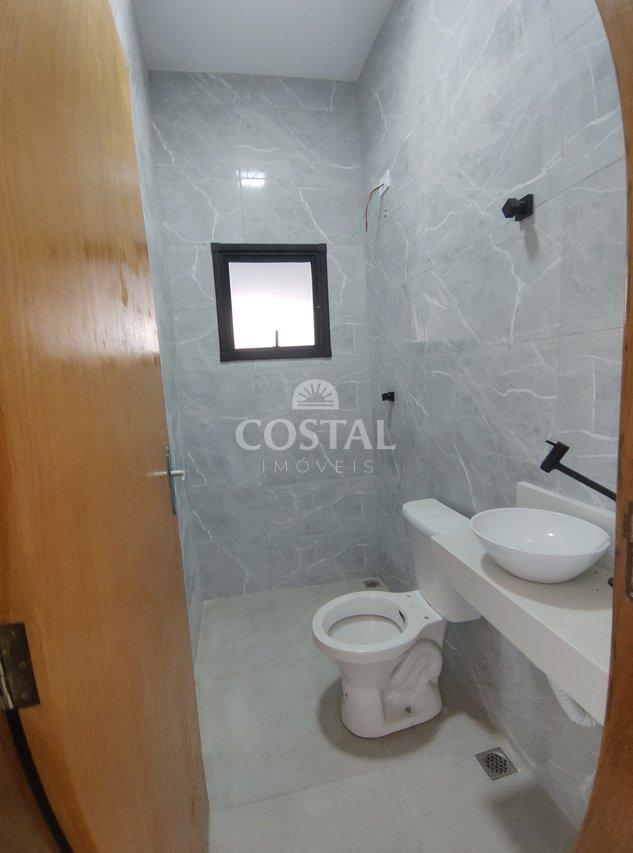 Linda Casa a Venda no Golfinhos - Caraguatatuba - 