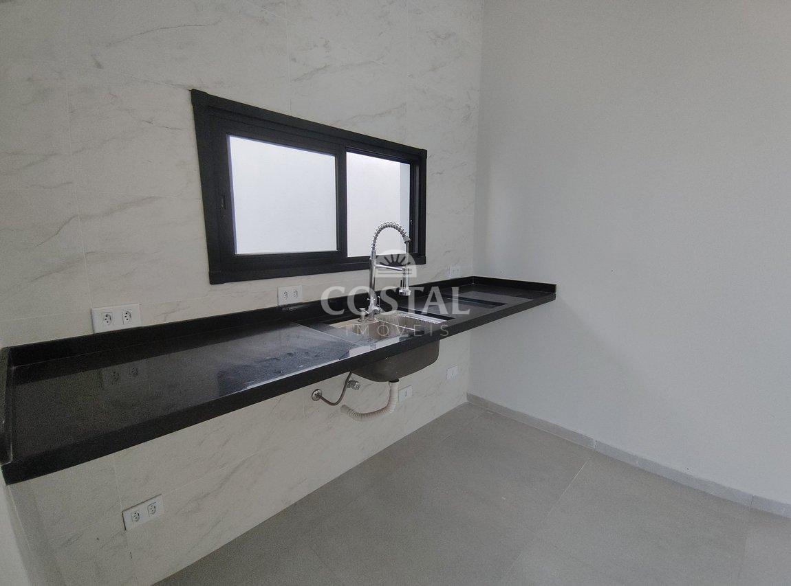 Linda Casa a Venda no Golfinhos - Caraguatatuba - 